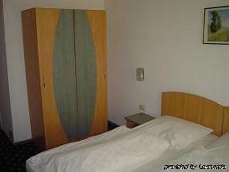 Lorenz Hotel Zentral Nuremberg Room photo